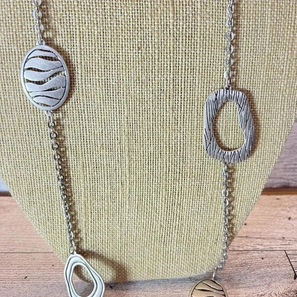 Premier Designs Silver Tone Circle Station Necklace 36” Long - Picture 3 of 11